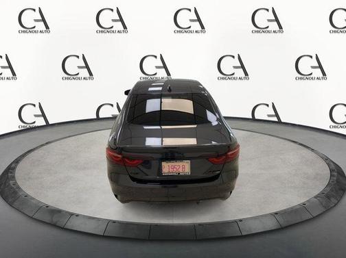 2022 Jaguar XF R-Dynamic SE