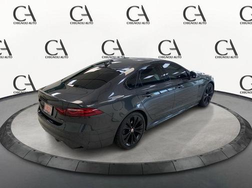 2022 Jaguar XF R-Dynamic SE