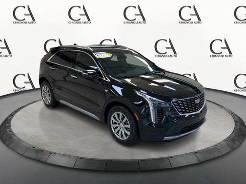 2022 Cadillac XT4 Premium Luxury