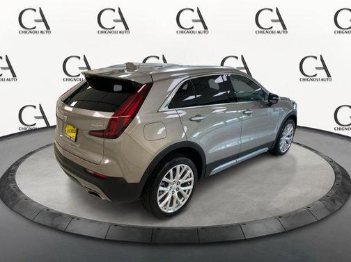 2022 Cadillac XT4 Premium Luxury