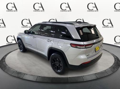 2024 Jeep Grand Cherokee Laredo