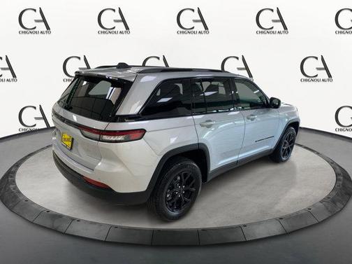 2024 Jeep Grand Cherokee Laredo