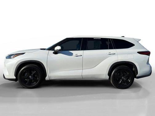 2022 Toyota Highlander L