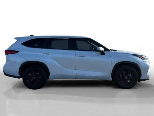 2022 Toyota Highlander L