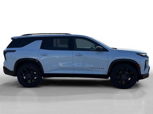 Polar White Tricoat 2026 Chevrolet Traverse RS