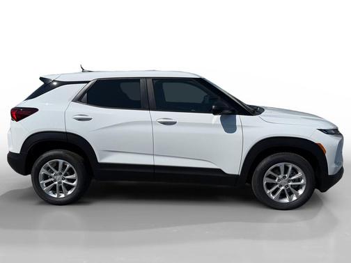 Summit White 2026 Chevrolet Trailblazer LS