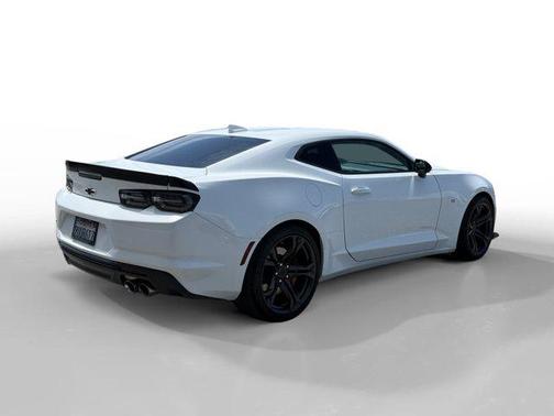 Summit White 2019 Chevrolet Camaro 1SS