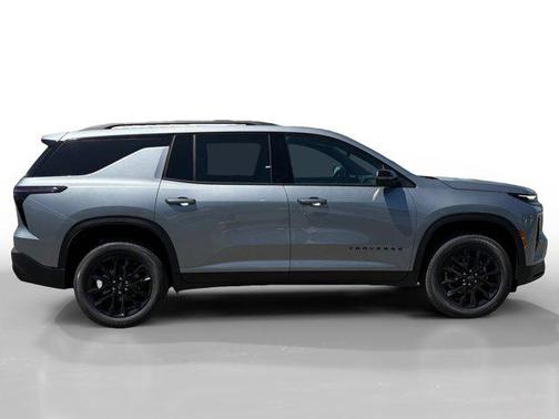 Sterling Gray Metallic 2026 Chevrolet Traverse LT