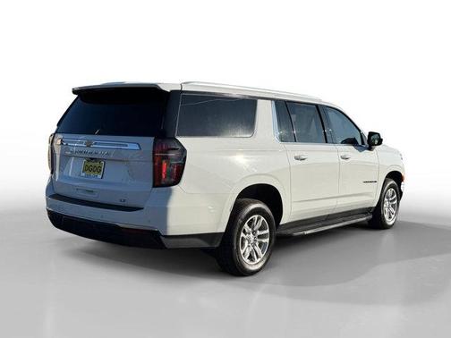 2023 Chevrolet Suburban LT