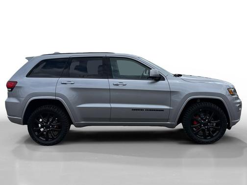 Billet Silver Metallic Clearcoat 2021 Jeep Grand Cherokee Laredo