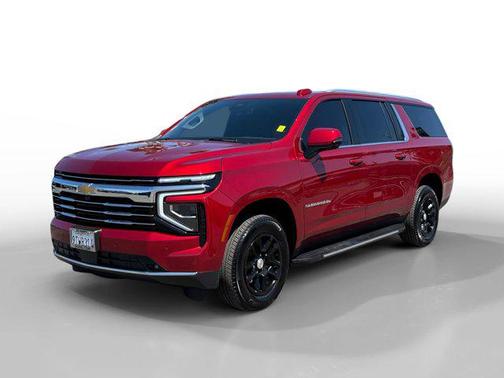 Radiant Red Tintcoat 2025 Chevrolet Suburban LT