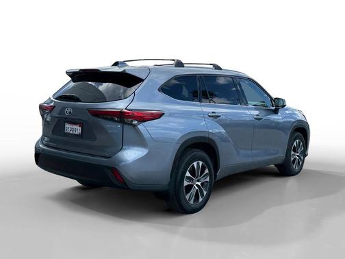 Moon Dust 2020 Toyota Highlander Hybrid XLE