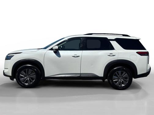 Pearl White 2024 Nissan Pathfinder SV FWD