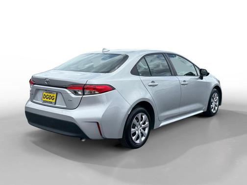Classic Silver Metallic 2024 Toyota Corolla LE