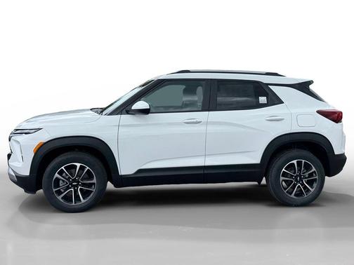 Summit White 2026 Chevrolet Trailblazer LT