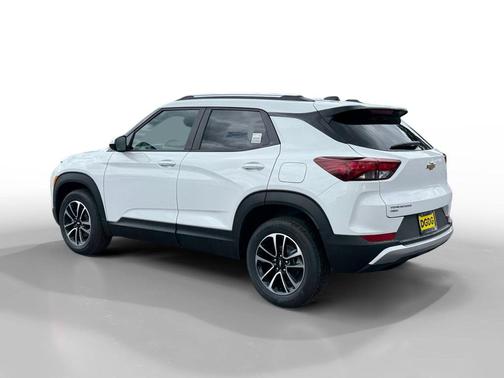 Summit White 2026 Chevrolet Trailblazer LT