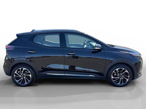 Mosaic Black Metallic 2022 Chevrolet Bolt EUV FWD Premier