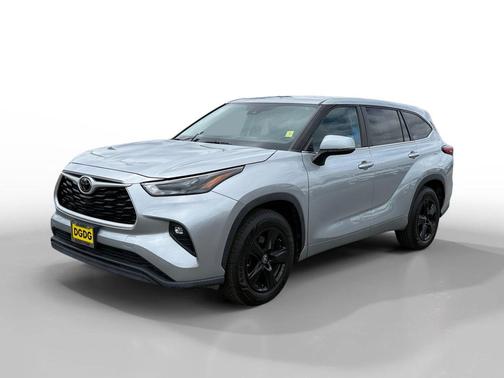 Celestial Silver Metallic 2023 Toyota Highlander LE