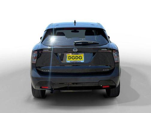 Super Black 2025 Nissan Kicks SV