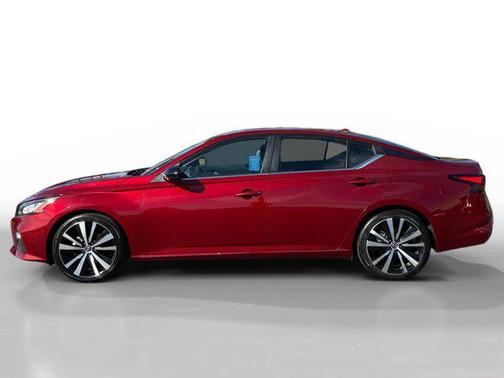 2022 Nissan Altima SR FWD