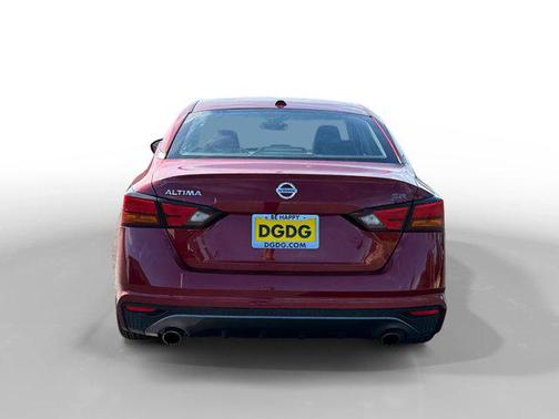 2022 Nissan Altima SR FWD