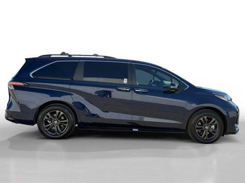 2024 Toyota Sienna XSE 7 Passenger