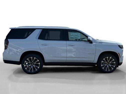 Polar White Tricoat 2026 Chevrolet Tahoe 4WD High Country