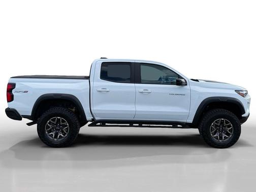 Summit White 2024 Chevrolet Colorado ZR2