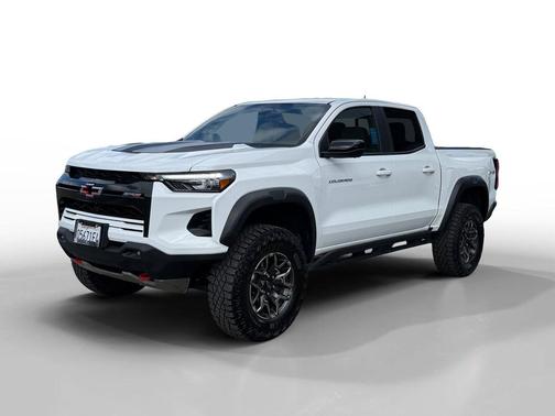Summit White 2024 Chevrolet Colorado ZR2