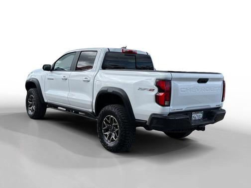 Summit White 2024 Chevrolet Colorado ZR2