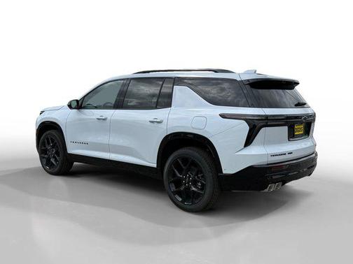 Polar White Tricoat 2026 Chevrolet Traverse RS