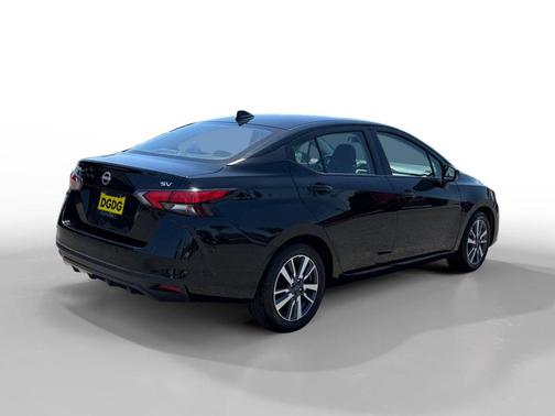 Super Black 2023 Nissan Versa 1.6 SV