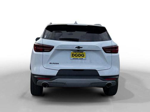 Summit White 2026 Chevrolet Blazer 2LT