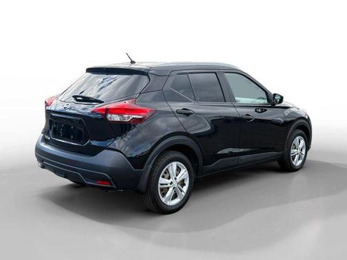 2019 Nissan Kicks S