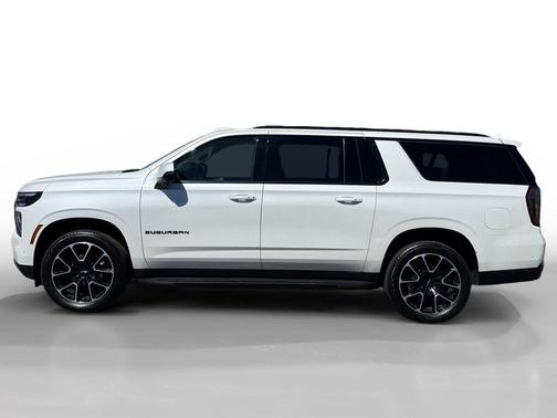 Iridescent Pearl Tricoat 2025 Chevrolet Suburban RST