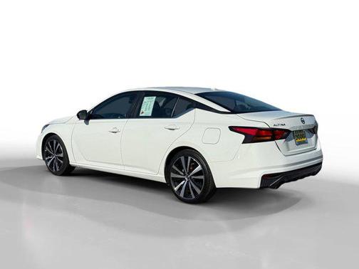 2022 Nissan Altima SR FWD