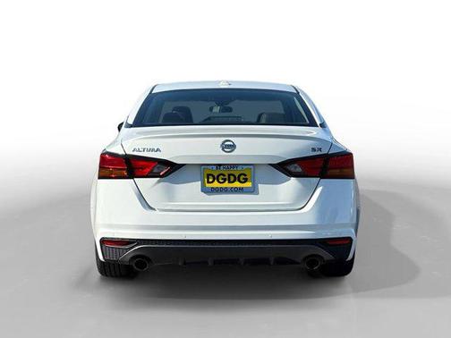 2022 Nissan Altima SR FWD