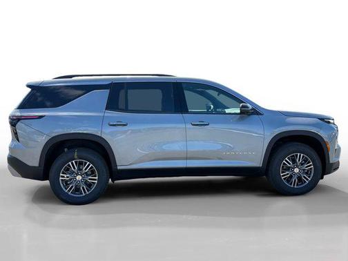 Sterling Gray Metallic 2026 Chevrolet Traverse LT