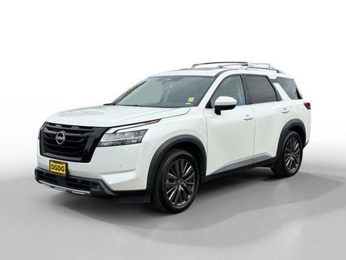 2022 Nissan Pathfinder SL 2WD