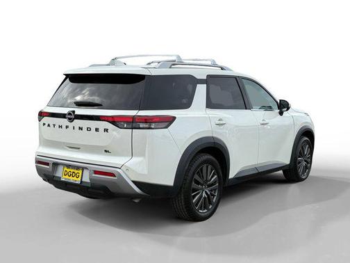 2022 Nissan Pathfinder SL 2WD