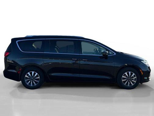 2021 Chrysler Pacifica Hybrid Touring L