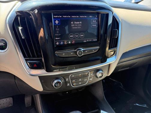 Mosaic Black Metallic 2022 Chevrolet Traverse LS