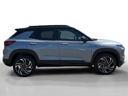Mosaic Black Metallic 2022 Chevrolet Traverse LS