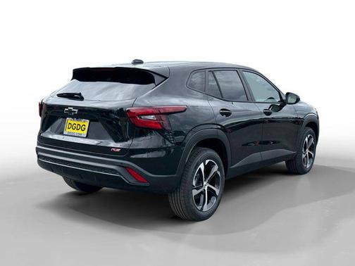 Mosaic Black Metallic 2026 Chevrolet Trax FWD 1RS