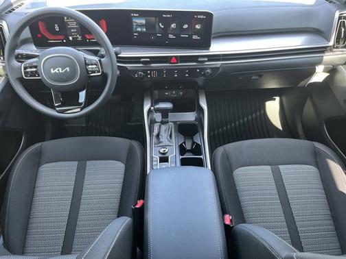 2025 Kia Sorento LX