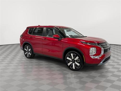 2025 Mitsubishi Outlander SE