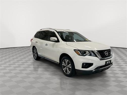 2017 Nissan Pathfinder SL