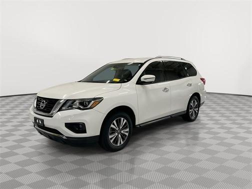 2017 Nissan Pathfinder SL