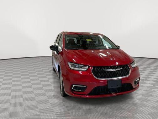 2024 Chrysler Pacifica Touring-L