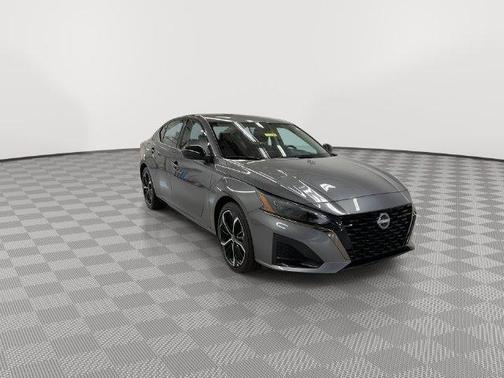 Gun Metallic 2025 Nissan Altima SR
